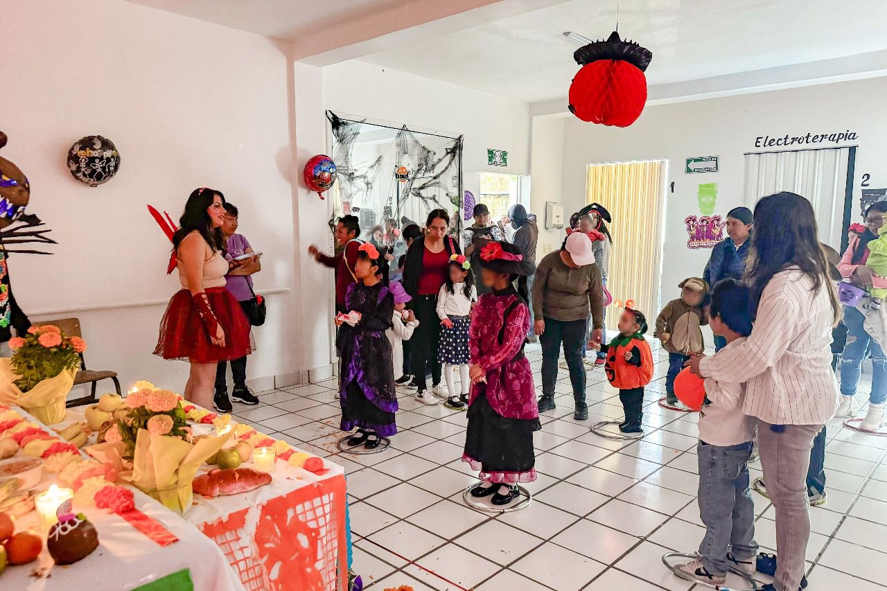 DIF Huamantla promueve tradiciones entre infantes de la UBR con celebración por 'Día de Muertos'